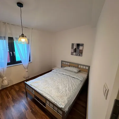 Ruhige Lage I Netflix I Kueche I Leichter Check-in Appartement Stutensee